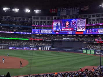 Rogers Centre in Toronto.  Blackburn Media photo by Natalia Vega. 
